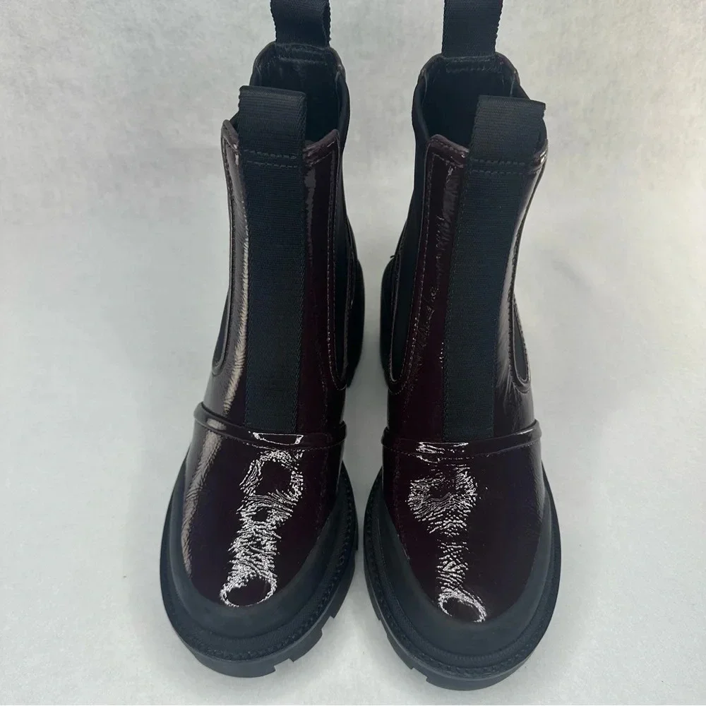 Tory Burch Women's Chelsea Lug Sole Ankle Boots. Sz: 6.5
